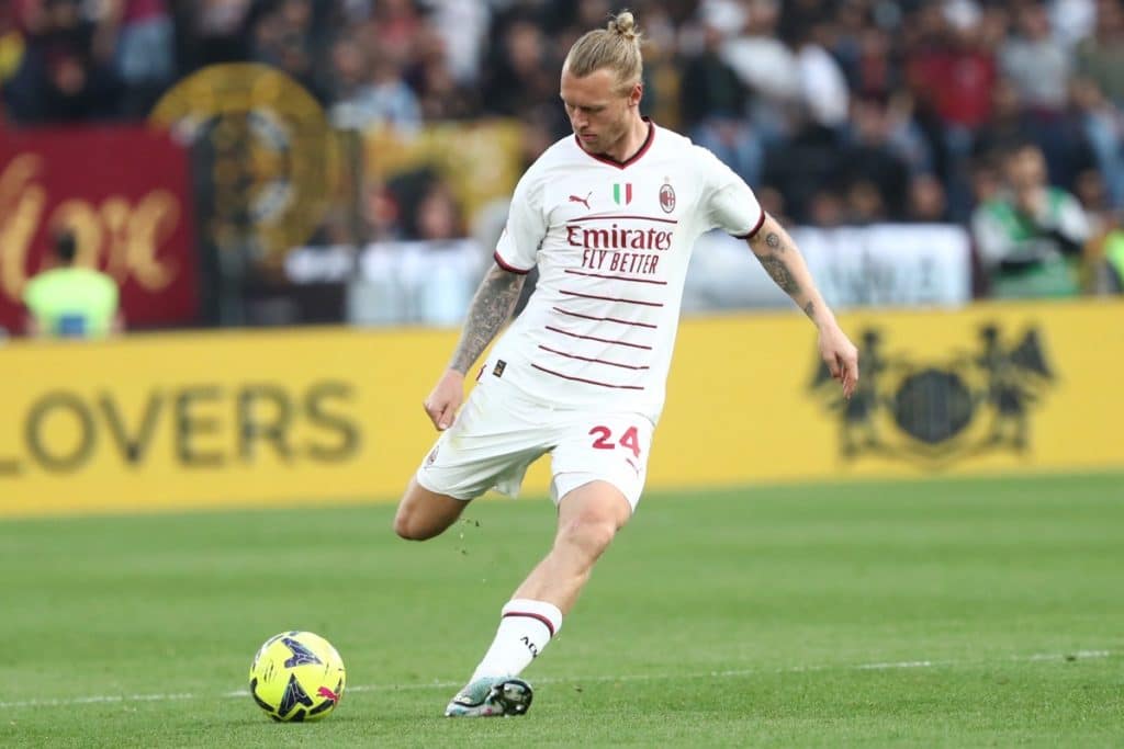 Dänemarks Kapitän Simon Kjaer vom AC Milan in der Serie A 2022/2023 gegen den AS ROMA (Copyright depositphotos.com)