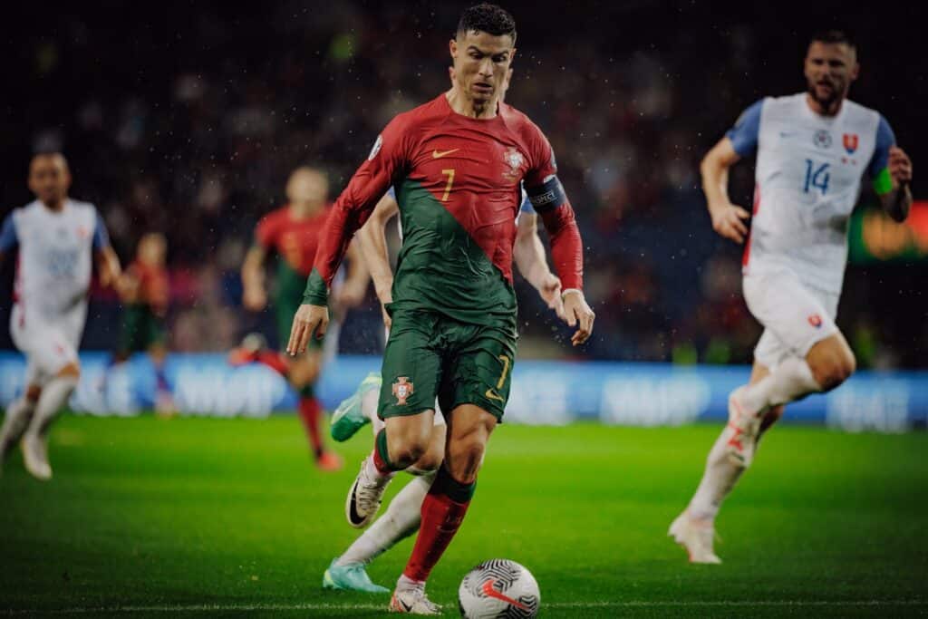 Cristiano Ronaldo im neuen Portugal TRikot (Maciej Rogowski) (Copyright depositphotos.com)