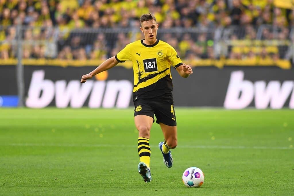 Nico Schlotterbeck vom Borussia Dortmund ist bei der EM 2024 dabei! (Foto Depositphotos.com)